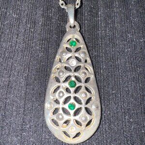 Vintage Art Deco Style Filigree Lozenge Shaped Small Green Stone Accents